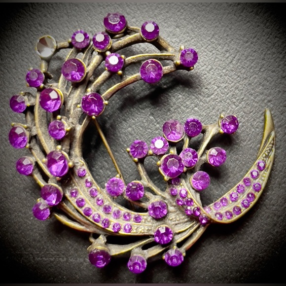 Bundle of 3 Large Purple, Pink, and Blue Vintage Rhinestone brooches - Picture 3 of 11